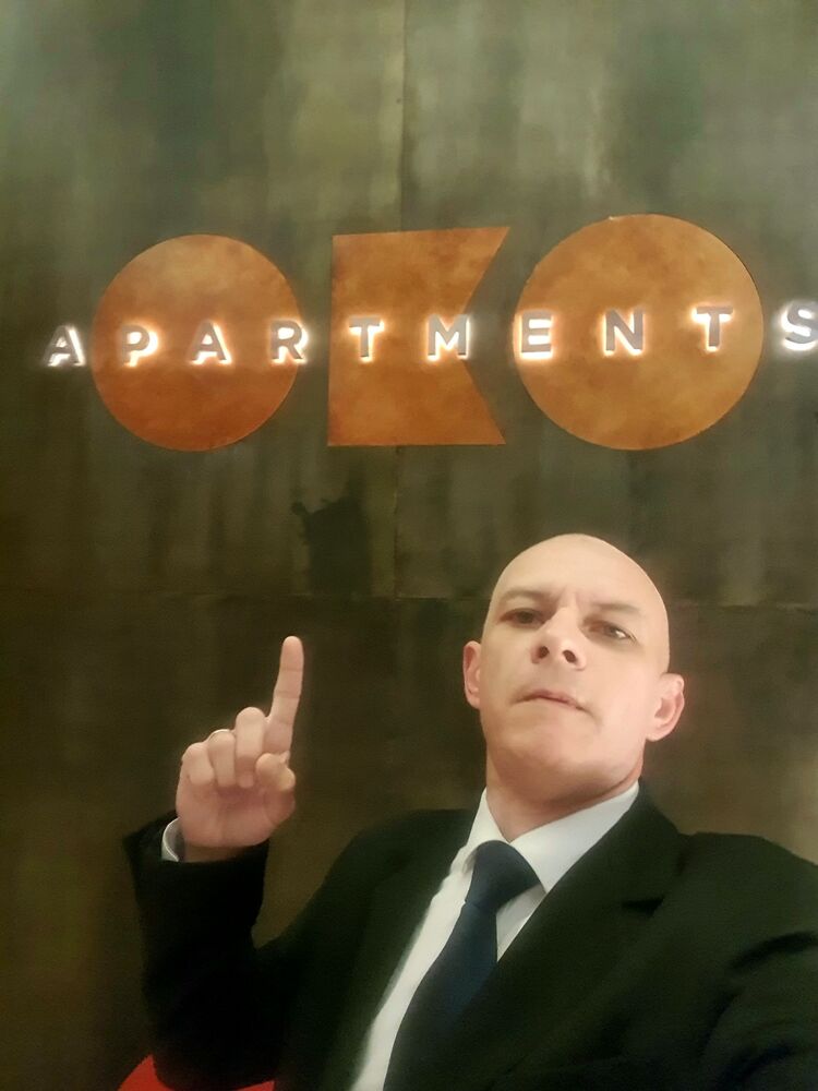  48107487  Sergei, 47 ,    