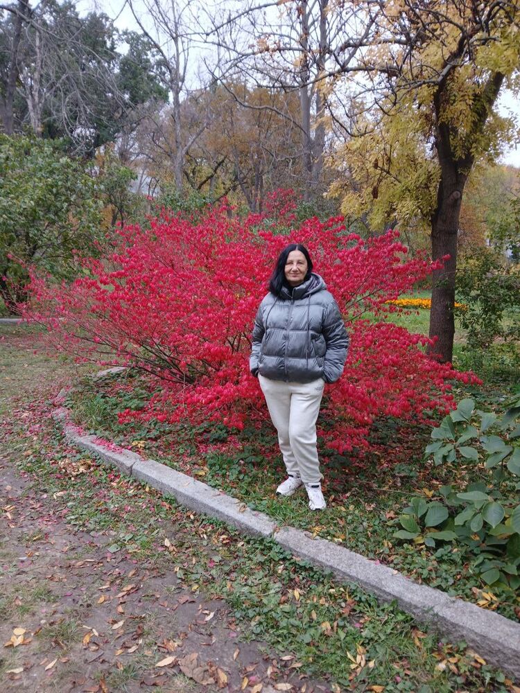  54642777  Zoya, 63 ,    