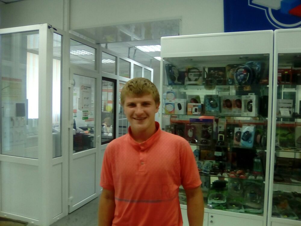  8752927  Vladislav, 27 ,    