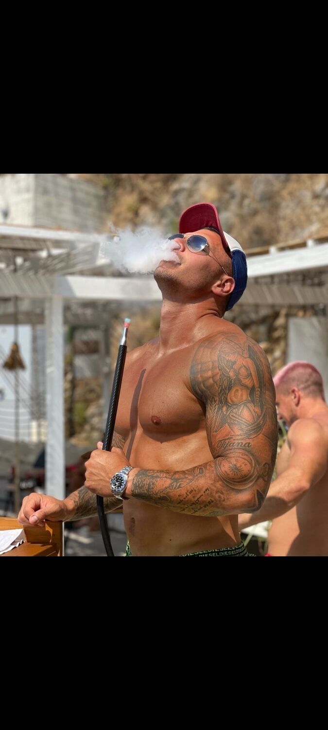  24044347  Marko, 30 ,    
