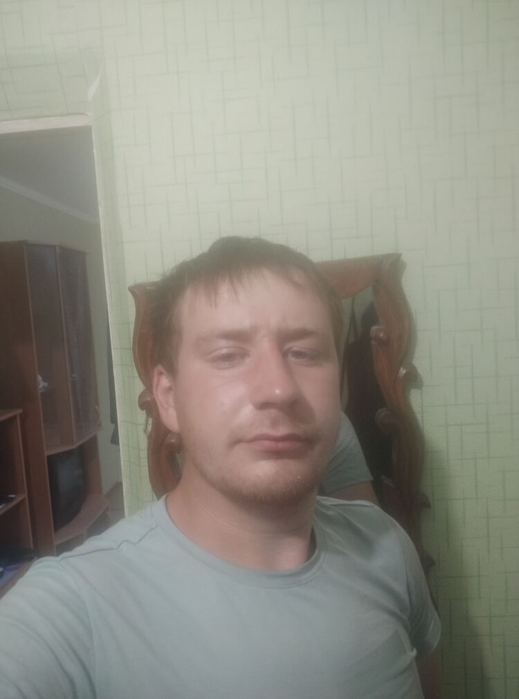  27311407  Ilya, 26 ,    