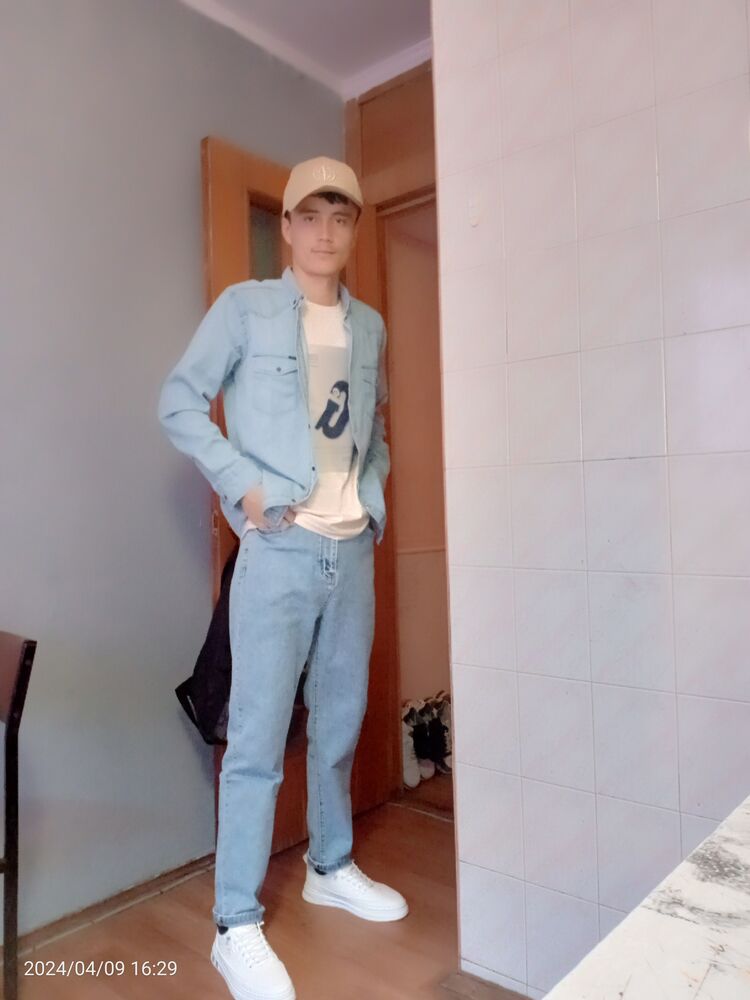  42403927  , 23 ,    