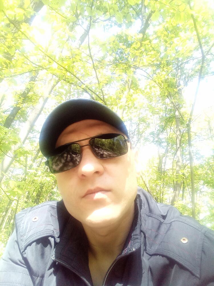  36679057  Denis, 40 ,    