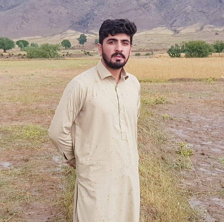  48583387  Junaid khan, 30 ,    