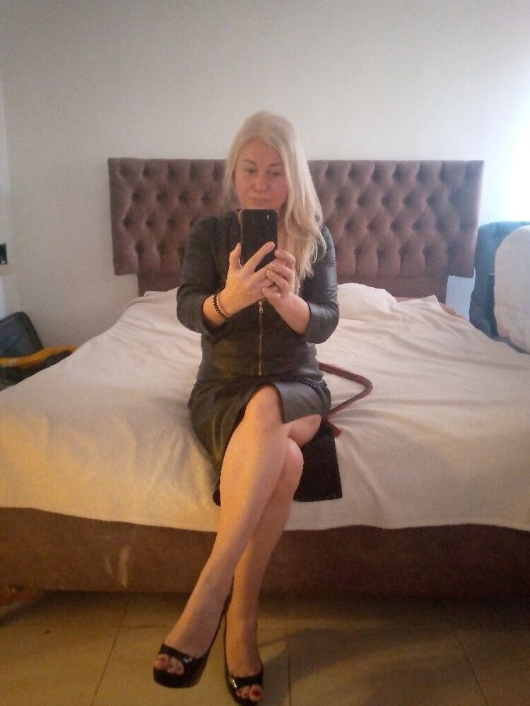  50181547  Natallia, 52 ,    