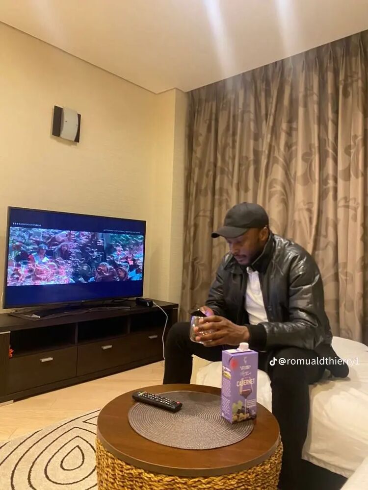  54409837  Romuald, 35 ,    