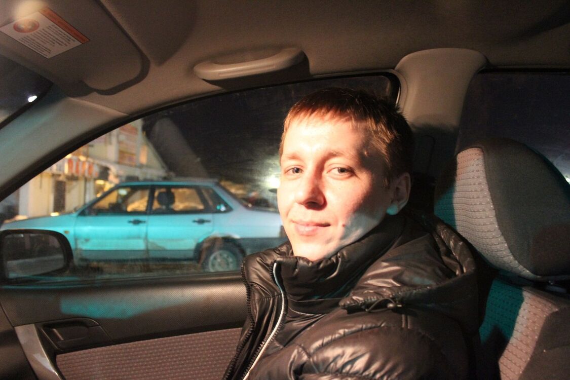  8672087  Denis, 33 ,    