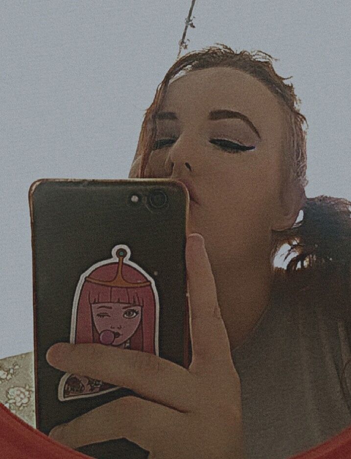  27681317  Sofia, 24 ,    