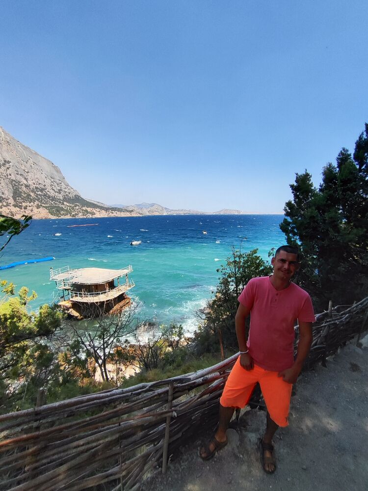  49612357  Slava, 33 ,    