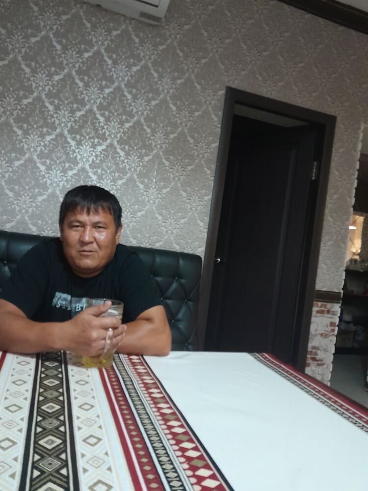  37347957  Qayrat, 36 ,    