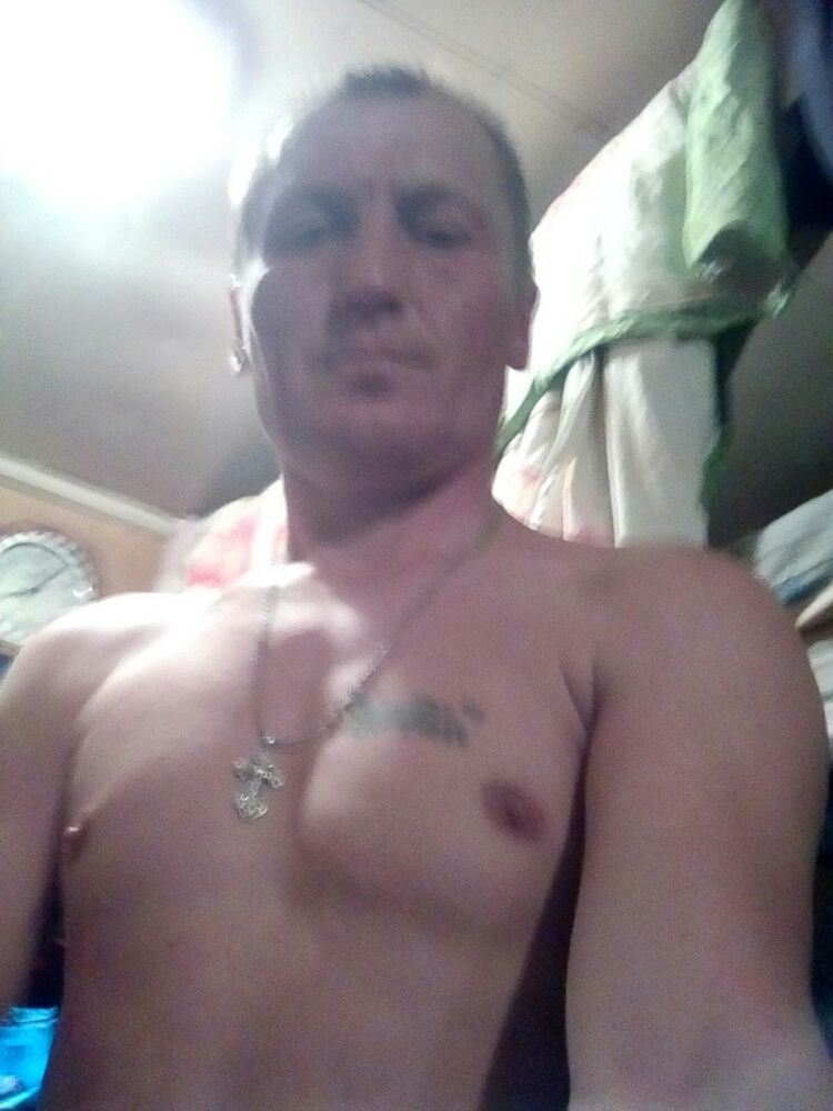  12045227  Sergei, 44 ,    
