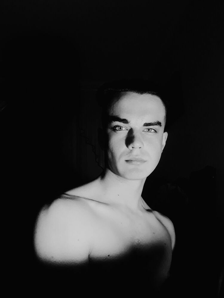  ,   Vlad, 26 ,   