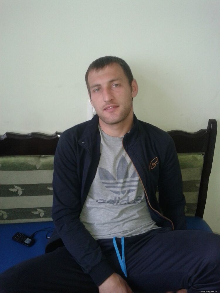  10408237  Artiom, 58 ,    