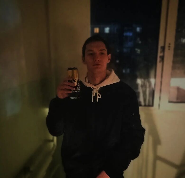   ,   Denis, 24 ,   ,   , 