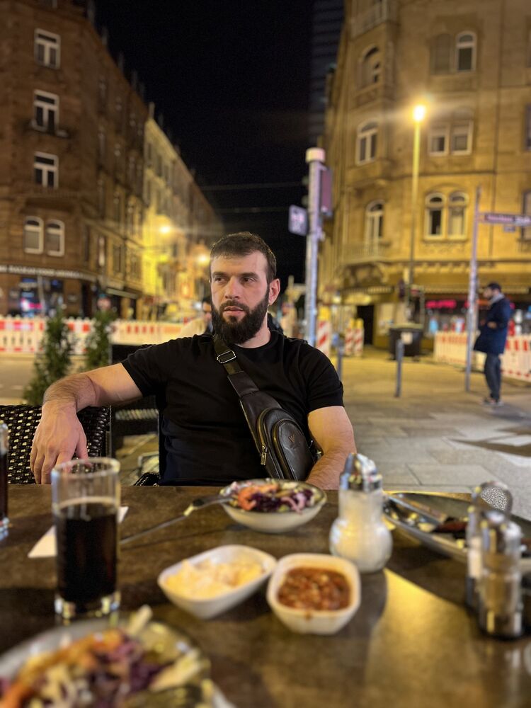  53479827  , 35 ,    Frankfurt Am Main