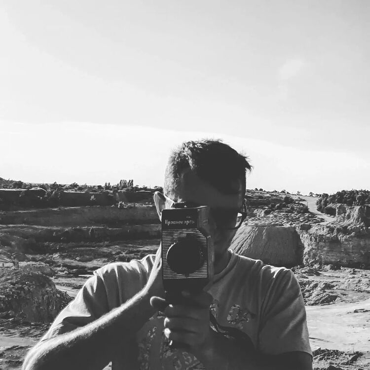  33269087  , 30 ,    