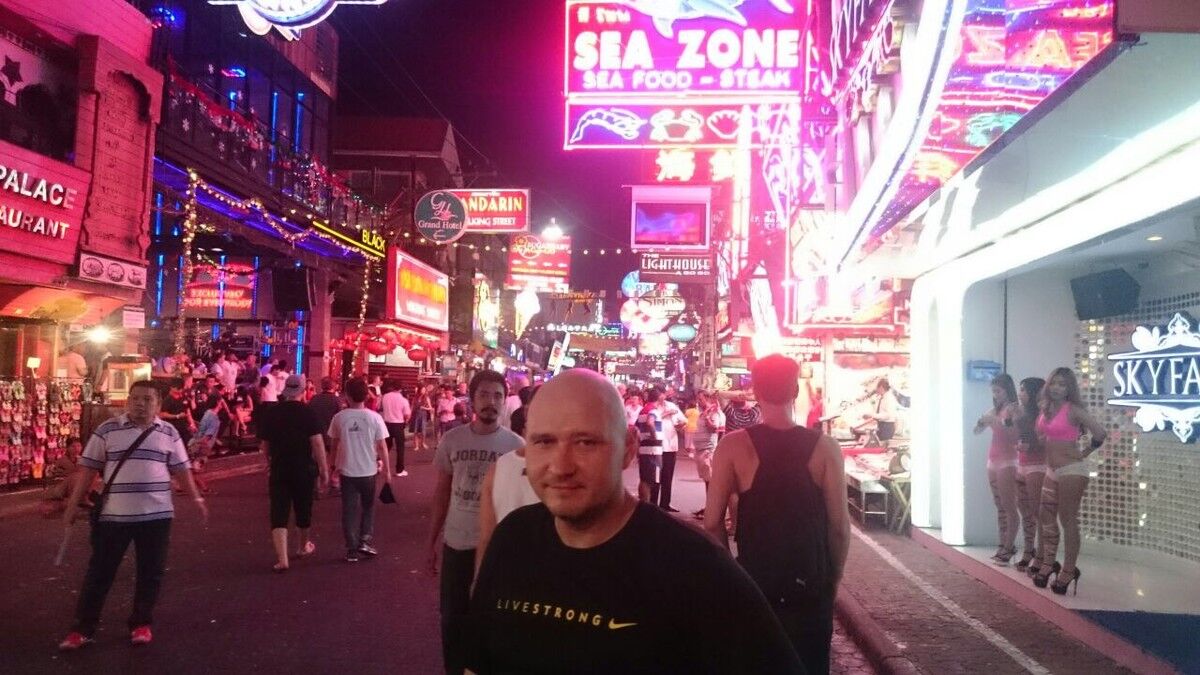 ,   NIK, 40 ,     , c 