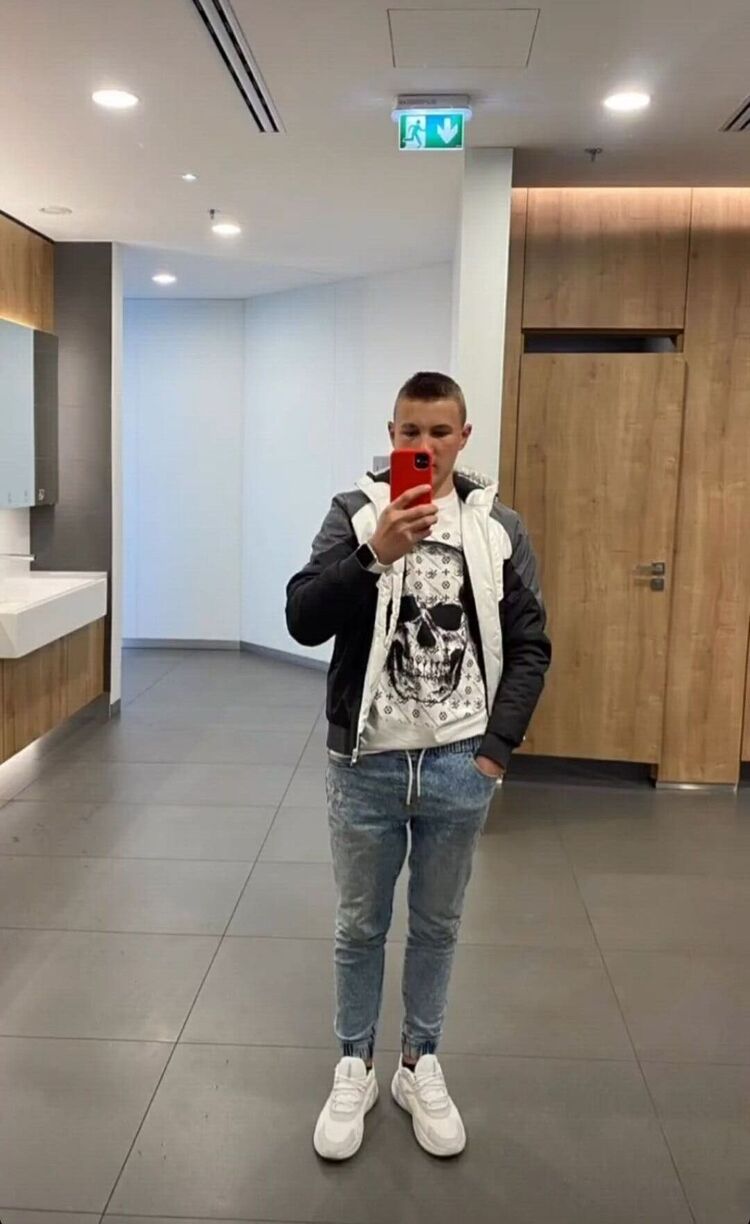  43577377  Sasha, 21 ,    Bijeljina