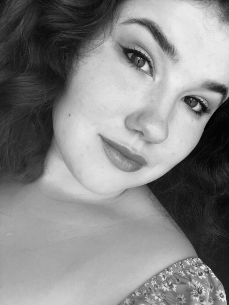  31509837  Anna, 24 ,    