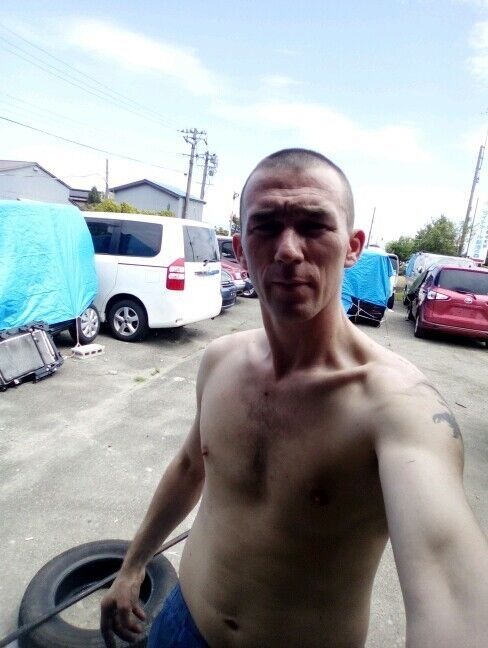  10823277  Dima, 42 ,    