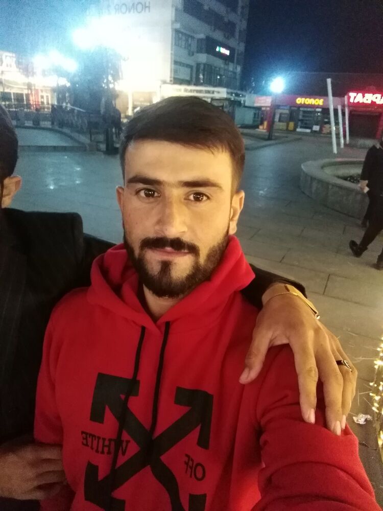  18517607  Shams, 29 ,    