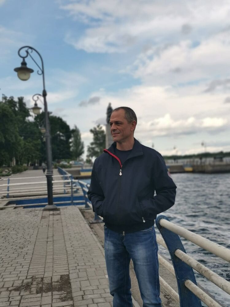  ,   Eduard, 46 ,   ,   