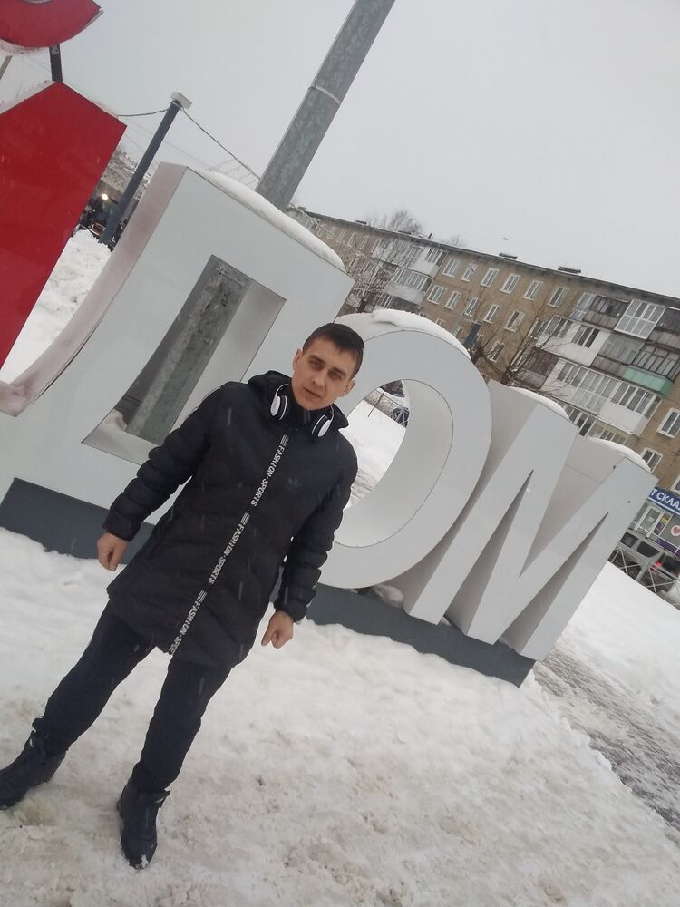  40092817  Maks, 36 ,    