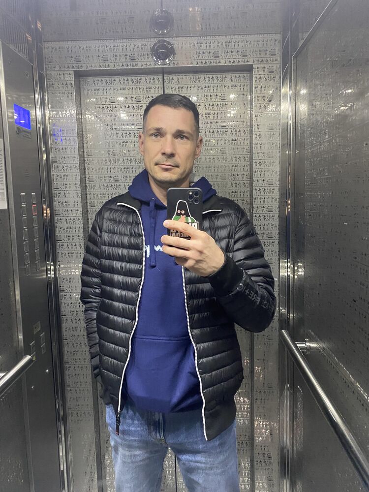  54193277  Johnny, 37 ,    