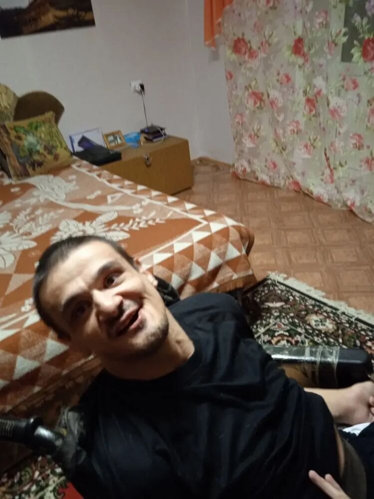  25029747  Oleg, 44 ,    