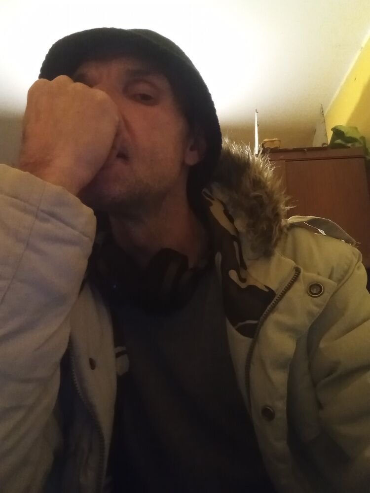  31335397  ALEX, 37 ,    
