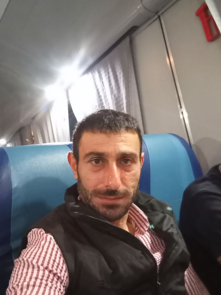  54505847  Macak, 35 ,    