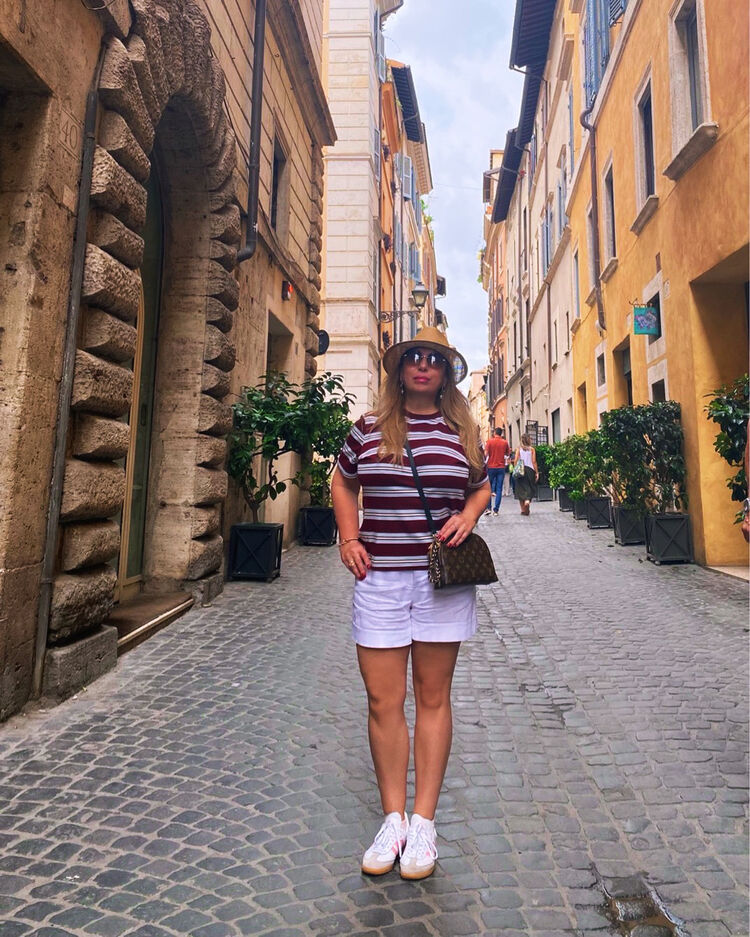  54632937  Tatiana, 47 ,    