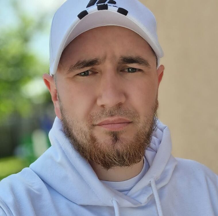  ,   Giovanni, 25 ,   ,   