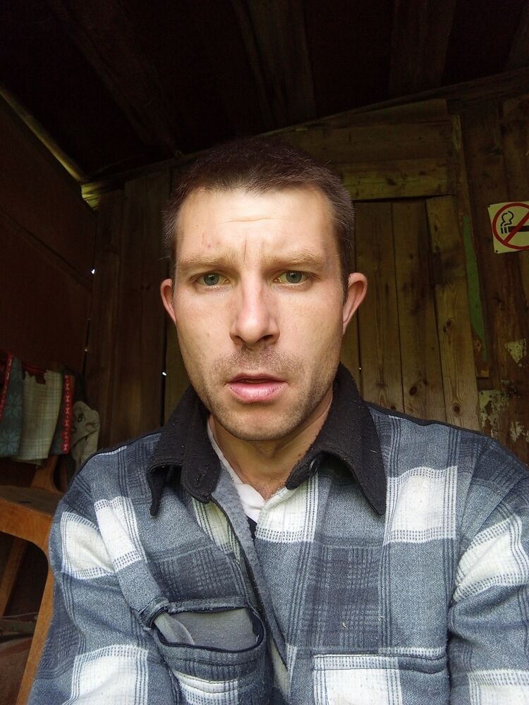  53203717  Ivan, 33 ,    