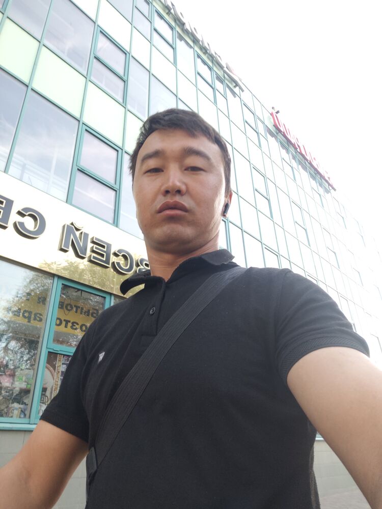  31063117  Jaloliddin, 35 ,    