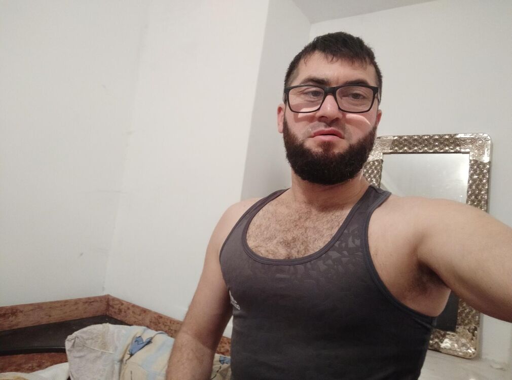  28584917  Russel, 40 ,    