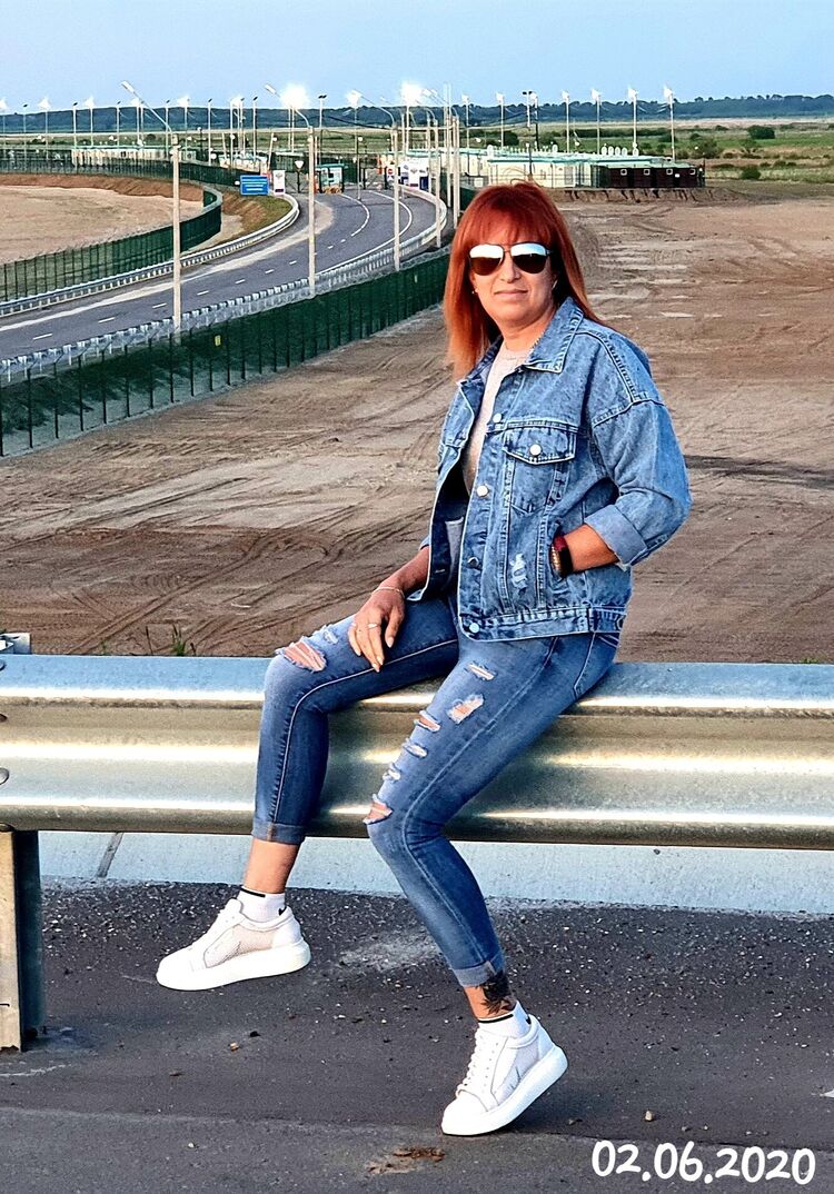  30360757  Natali, 52 ,    