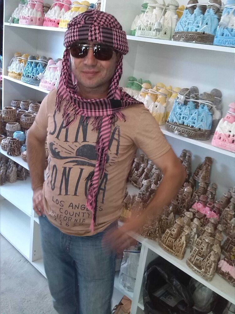  54030327  Stas, 50 ,    Crawley