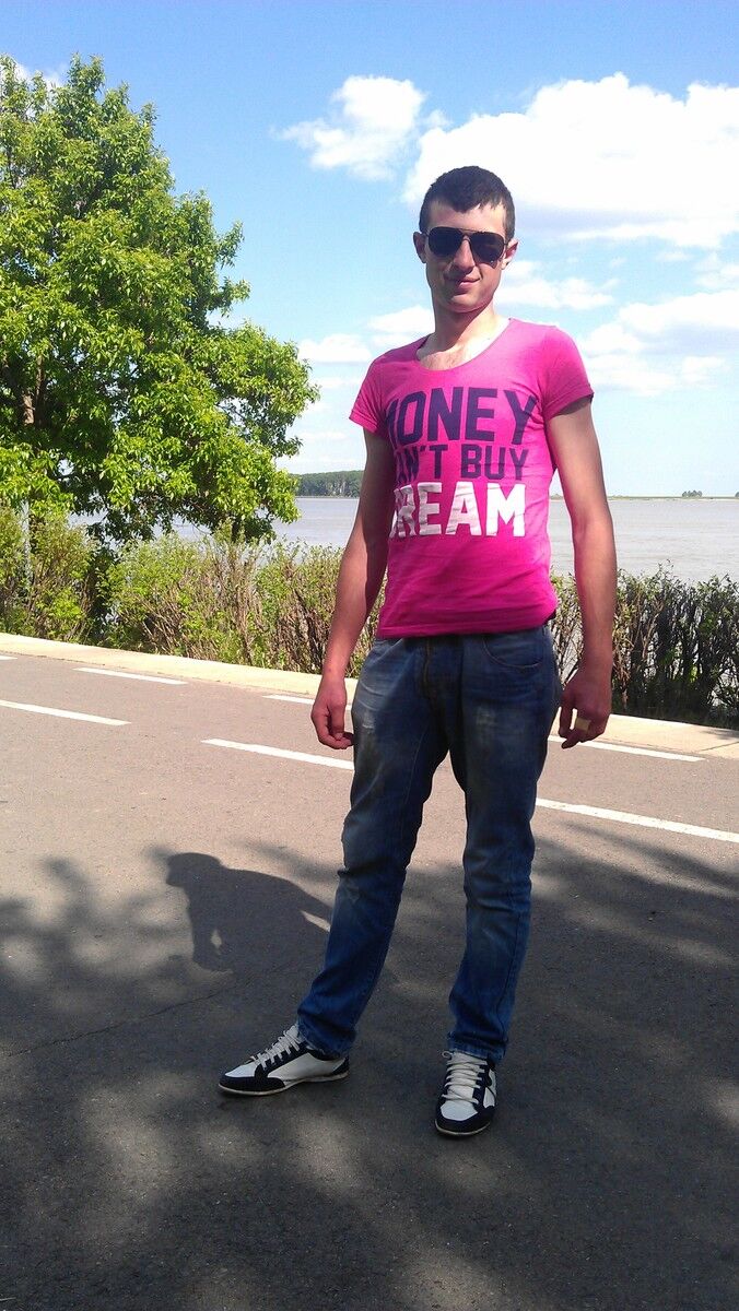  5635407  Vlad, 32 ,    