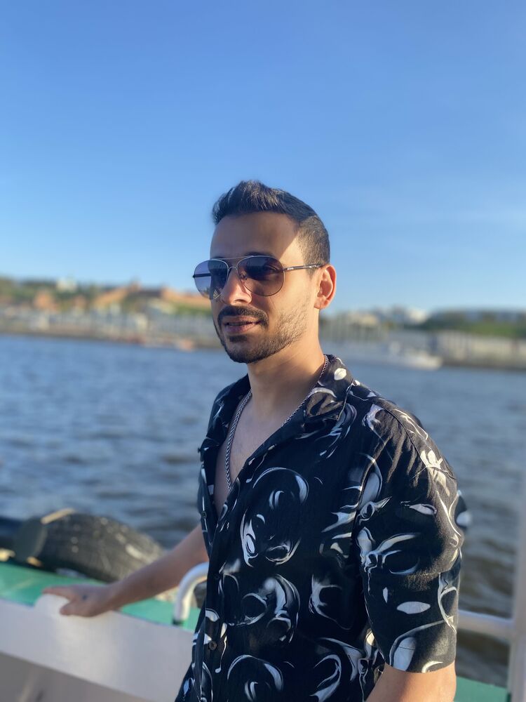   ,   John, 34 ,   ,   , c 