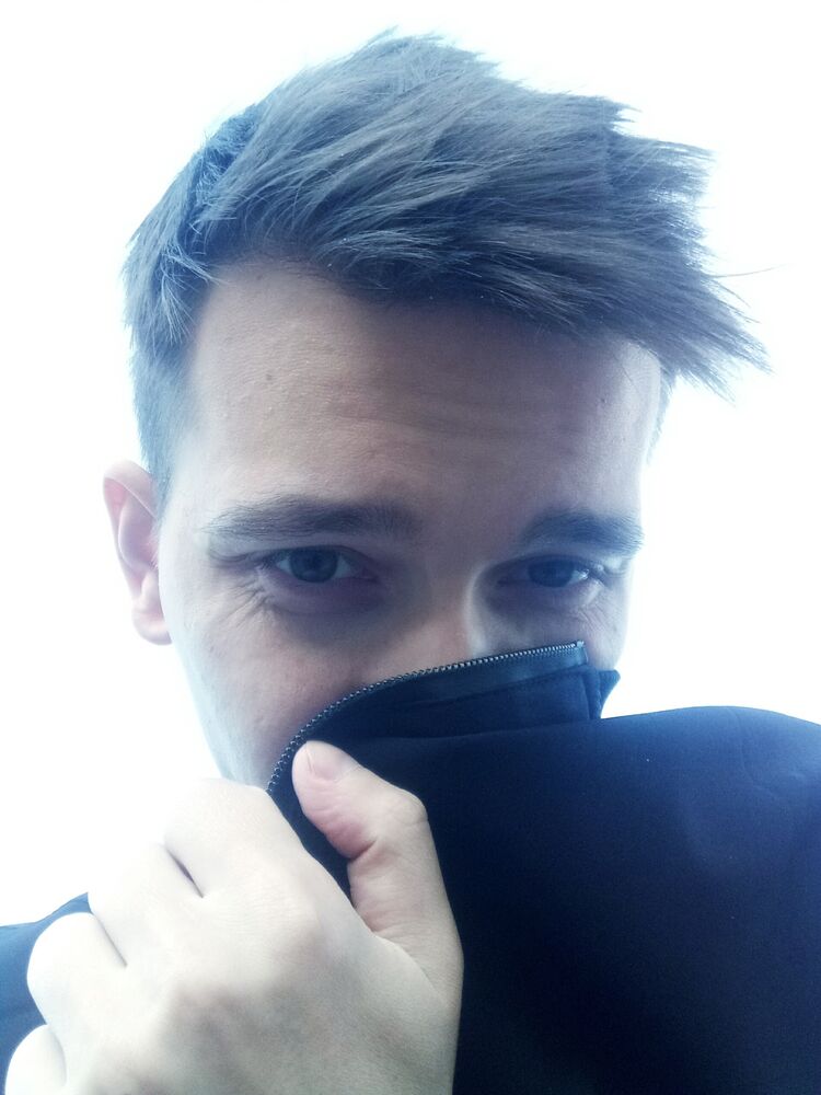  33318937  Maks, 23 ,    