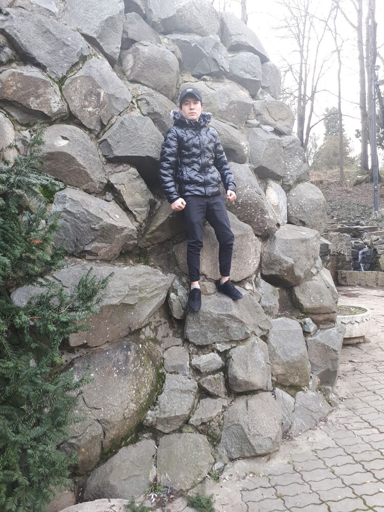  14784377  Sanjar, 25 ,    