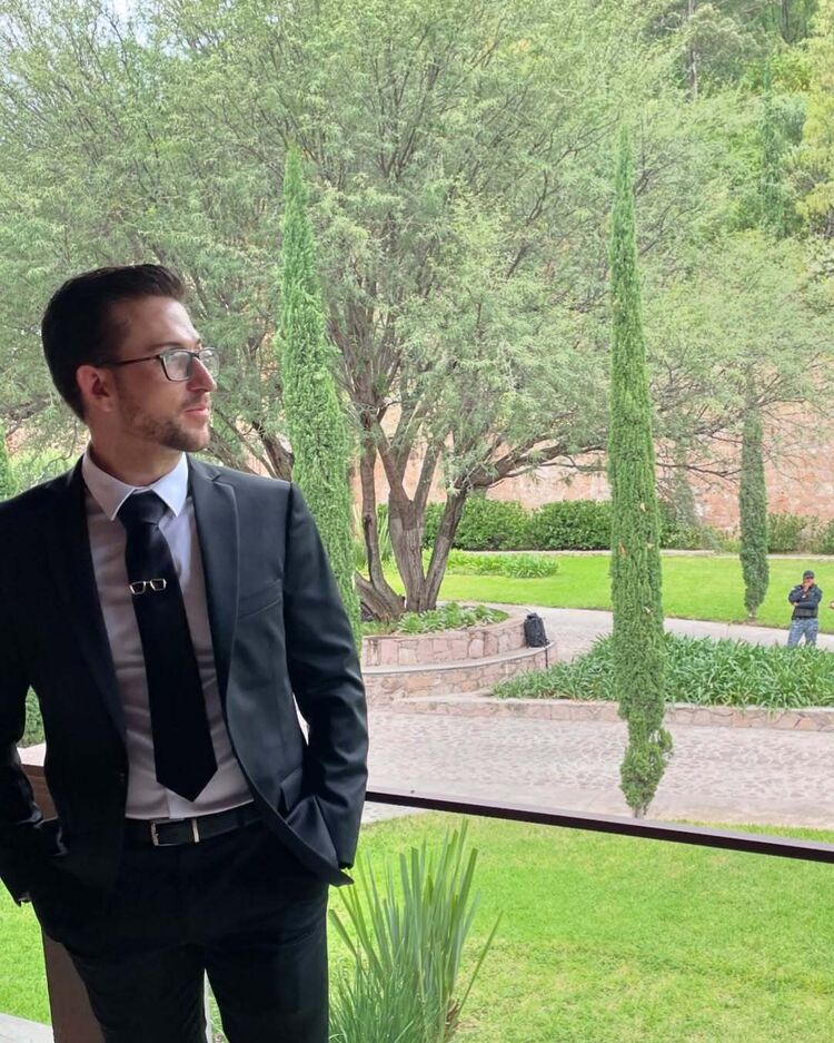  51671227  , 33 ,    -