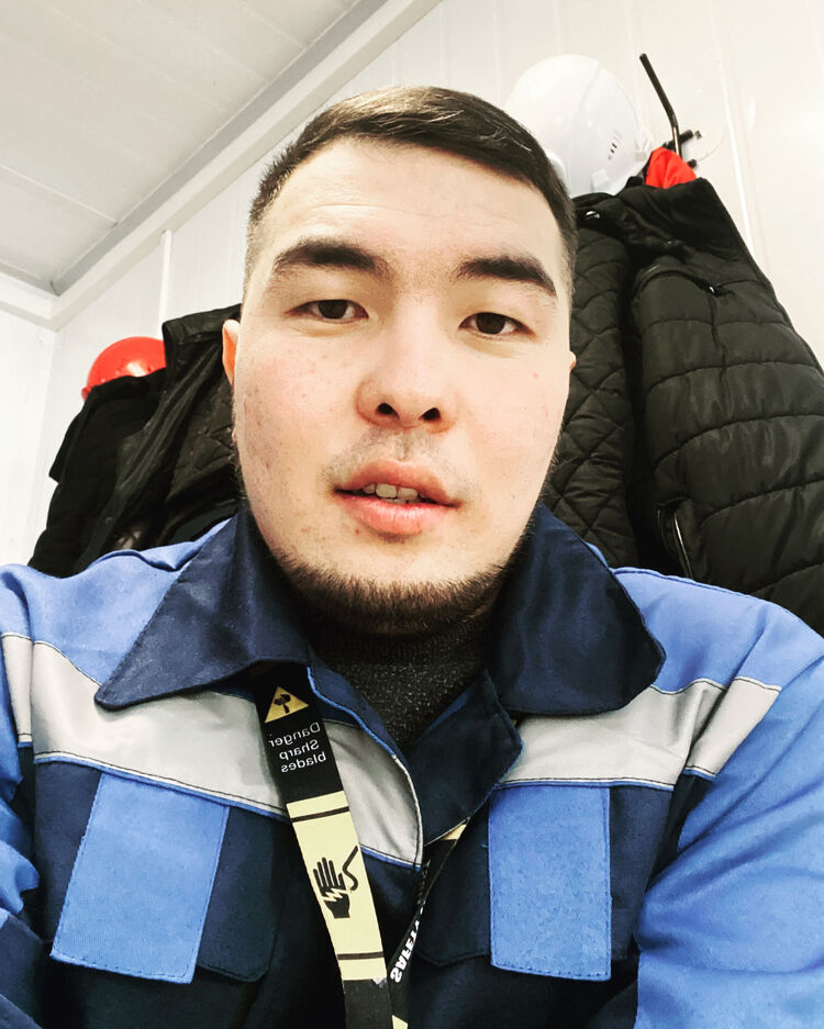  37288877  Beka, 33 ,    