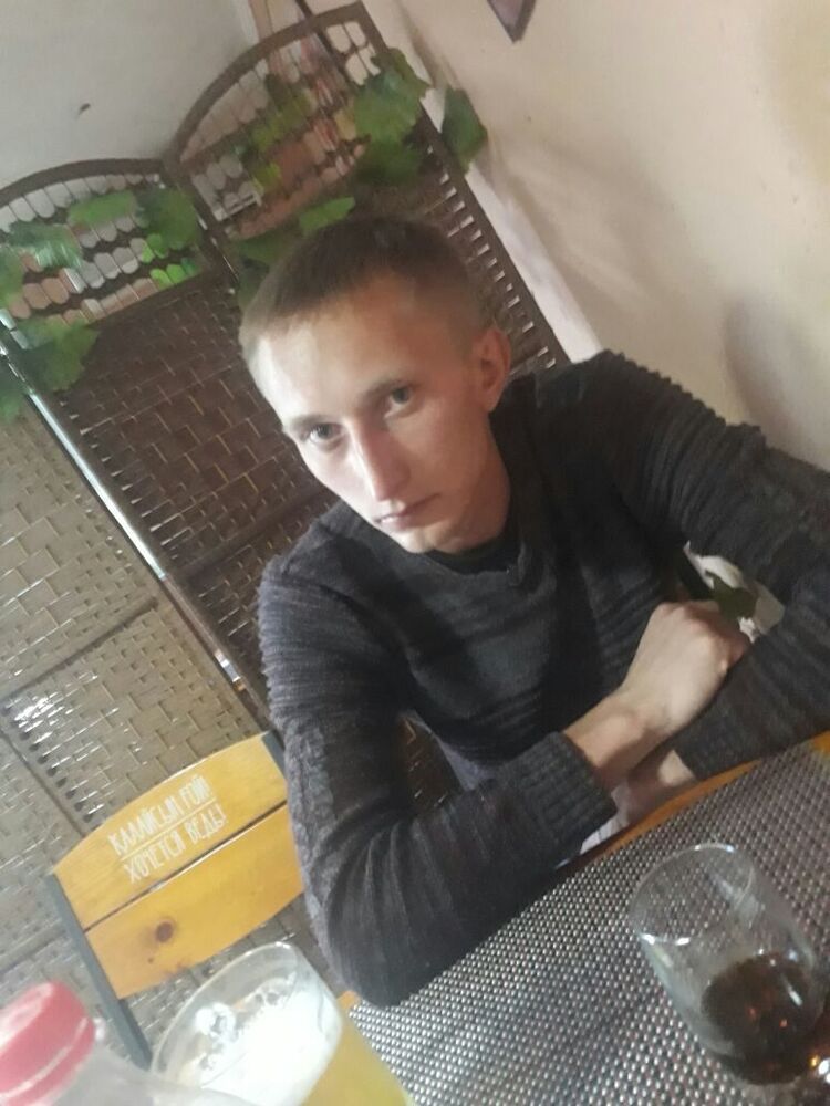  42716277  Andrei, 30 ,    