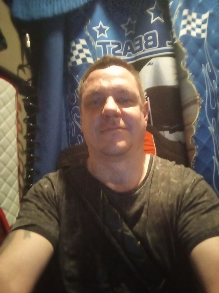  43397367  Den, 37 ,    Skarpnack
