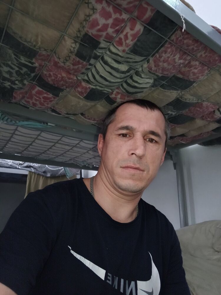  48095877  Vasilij, 36 ,    