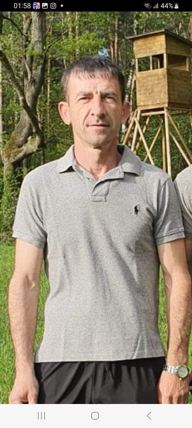  46096627  Pavel, 49 ,    