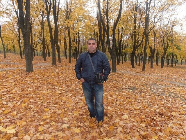  53983197  Stefan, 51 ,    