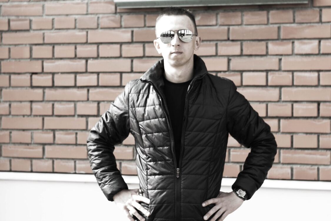  7795567  Seven, 34 ,    